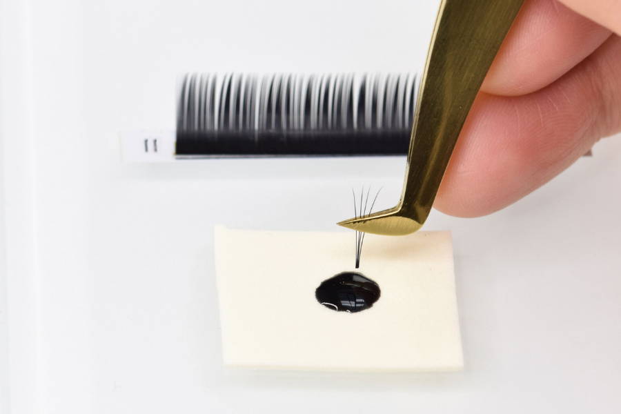 Everything You Need to Know About Lash Extension Allergies