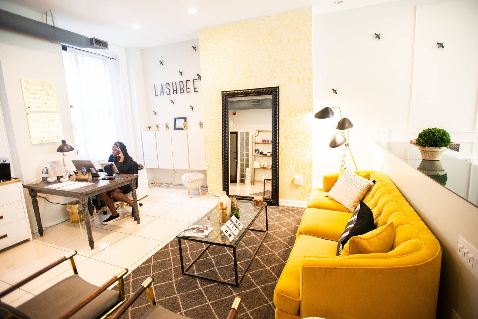 3 Ways to Use LinkedIn to Grow Your Lash Studio